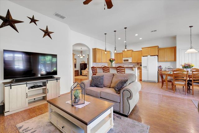 1049 Tiburon Way, Plumas Lake, CA 95961