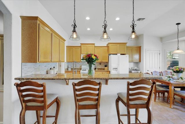 1049 Tiburon Way, Plumas Lake, CA 95961