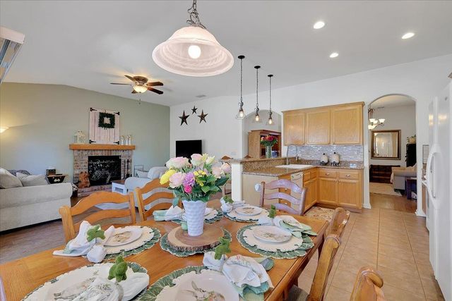 1049 Tiburon Way, Plumas Lake, CA 95961