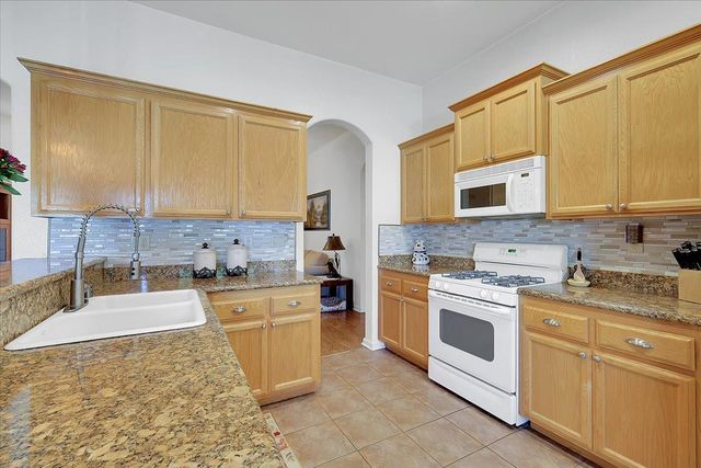 1049 Tiburon Way, Plumas Lake, CA 95961