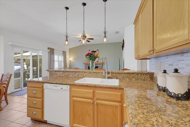 1049 Tiburon Way, Plumas Lake, CA 95961