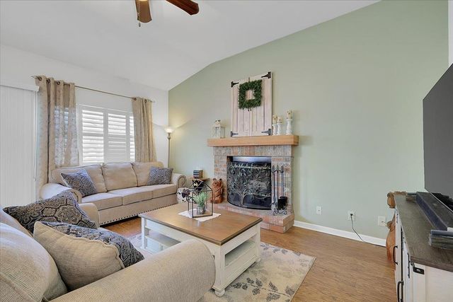 1049 Tiburon Way, Plumas Lake, CA 95961