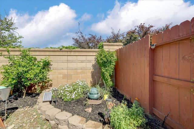 1049 Tiburon Way, Plumas Lake, CA 95961