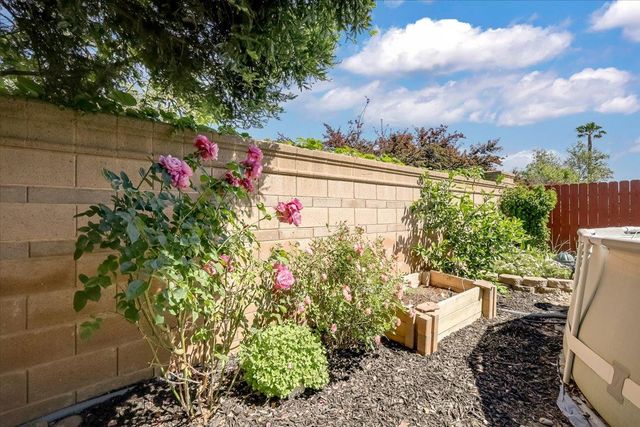 1049 Tiburon Way, Plumas Lake, CA 95961