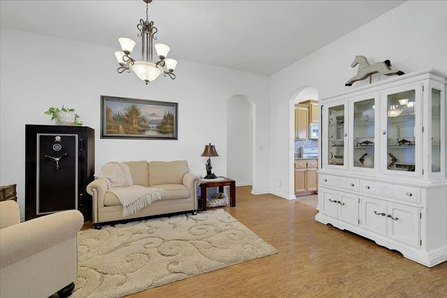 1049 Tiburon Way, Plumas Lake, CA 95961