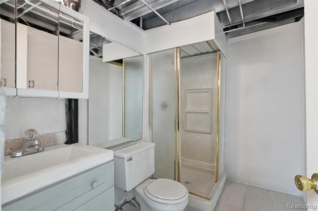32000 Saint Margaret Street, Saint Clair Shores, MI 48082