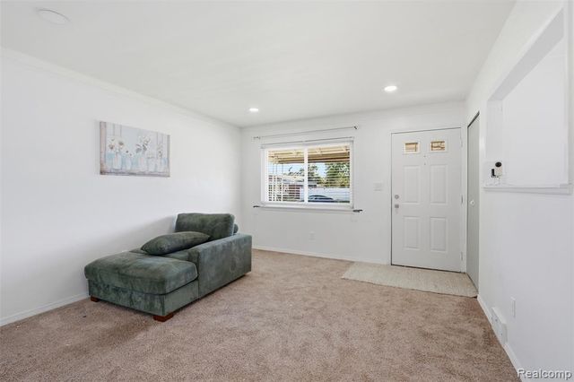 32000 Saint Margaret Street, Saint Clair Shores, MI 48082
