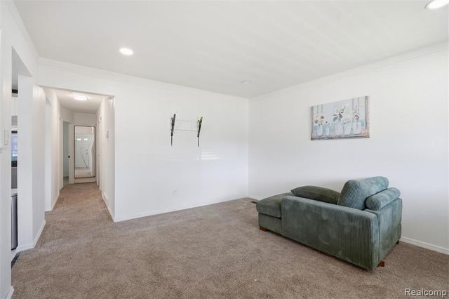 32000 Saint Margaret Street, Saint Clair Shores, MI 48082