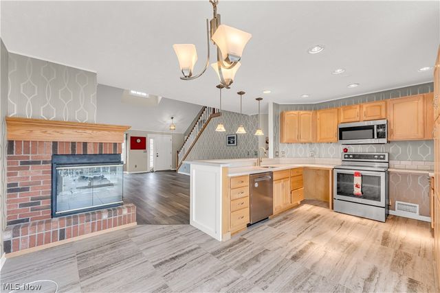 16090 Yarmouth Oval, Middleburg Heights, OH 44130