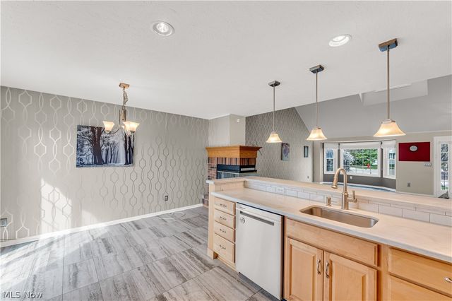 16090 Yarmouth Oval, Middleburg Heights, OH 44130