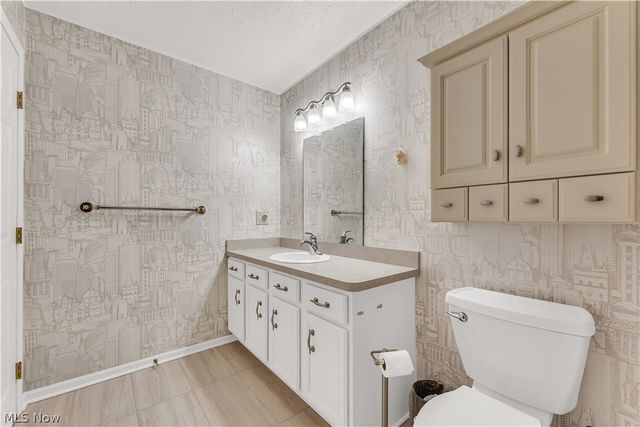 16090 Yarmouth Oval, Middleburg Heights, OH 44130