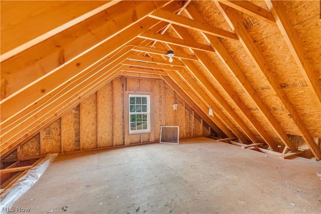 16090 Yarmouth Oval, Middleburg Heights, OH 44130