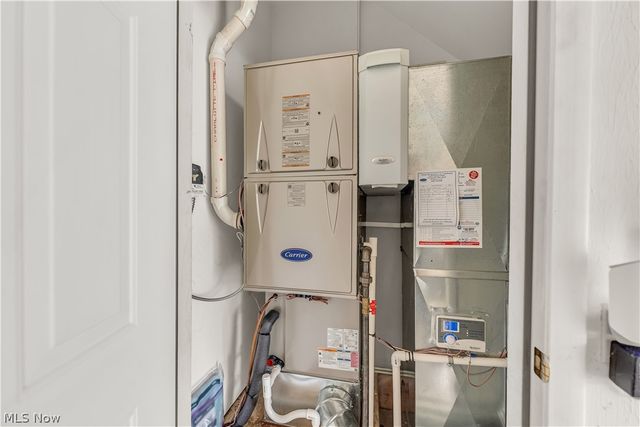 16090 Yarmouth Oval, Middleburg Heights, OH 44130