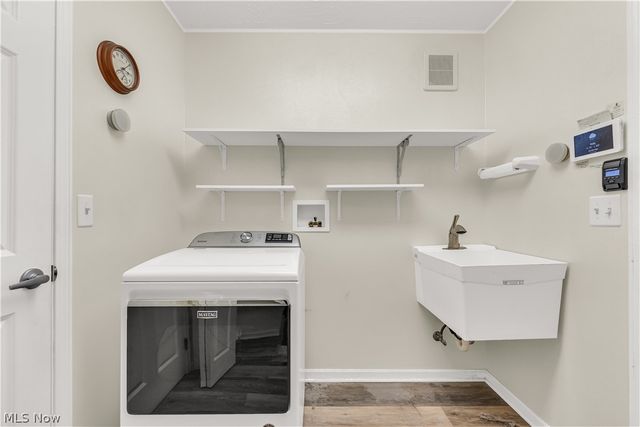 16090 Yarmouth Oval, Middleburg Heights, OH 44130