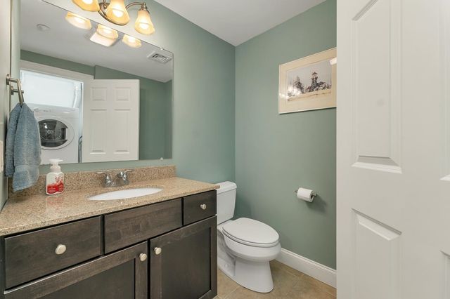 48 Landing Ln Unit 19, Laconia, NH 03246