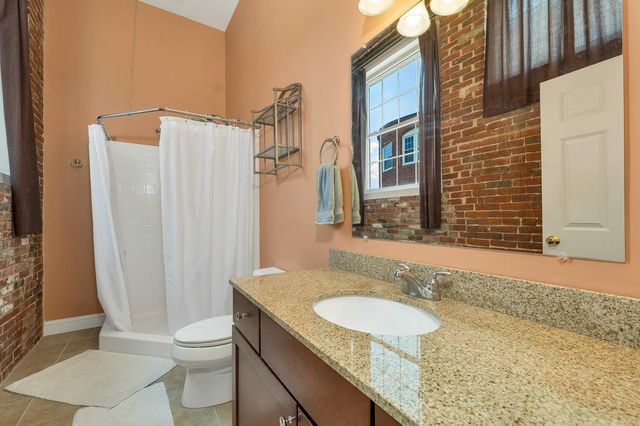 48 Landing Ln Unit 19, Laconia, NH 03246