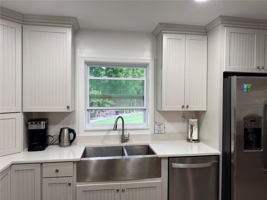 Image 18 of property listing at 4620 7TH AVENUE W, Bradenton, FL 34209