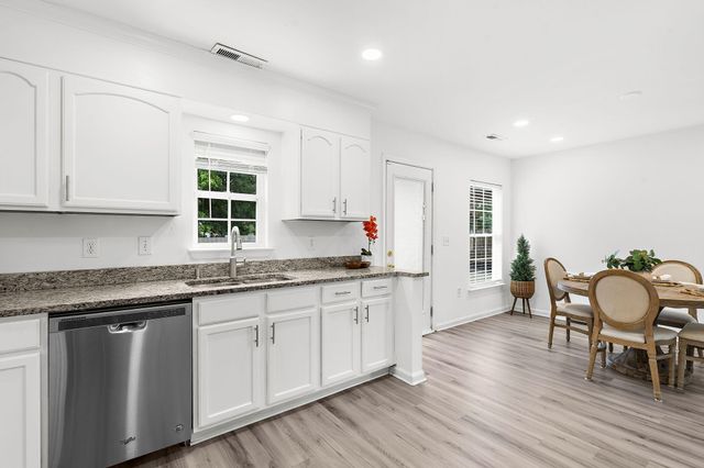 5055 Thornton Drive, Summerville, SC 29485