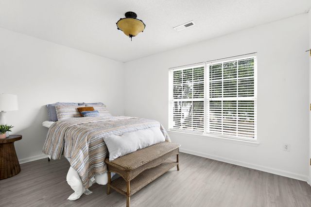 5055 Thornton Drive, Summerville, SC 29485