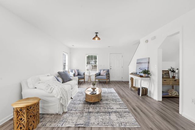 5055 Thornton Drive, Summerville, SC 29485