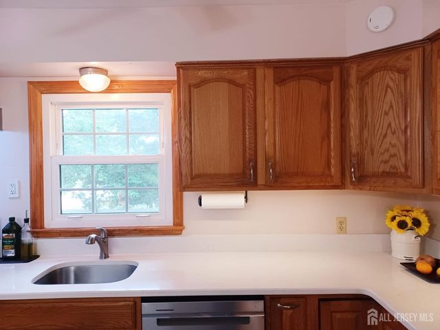 1465 Thomas Avenue, North Brunswick, NJ 08902