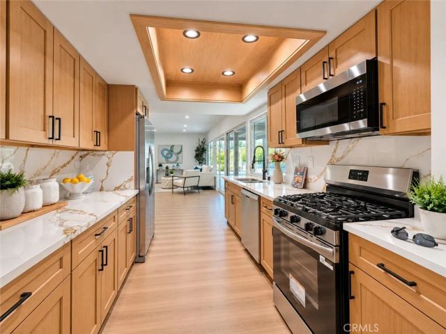 7666 E Paseo Laredo, Anaheim, CA 92808