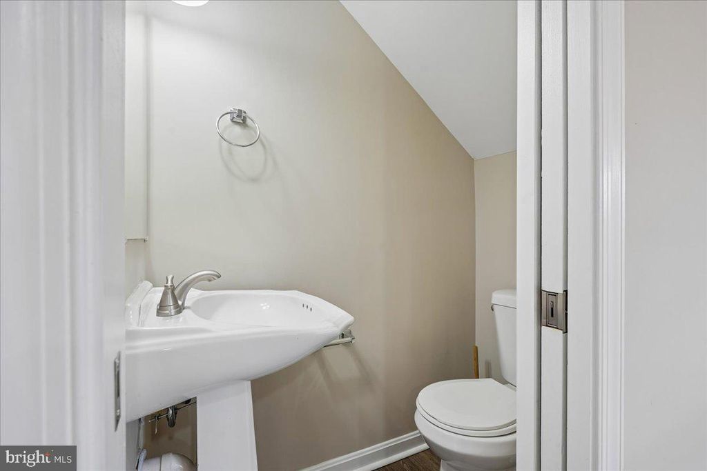 Image 12 of property listing at 6035 MARTIN LUTHER KING JR CT, Capitol Heights, MD 20743