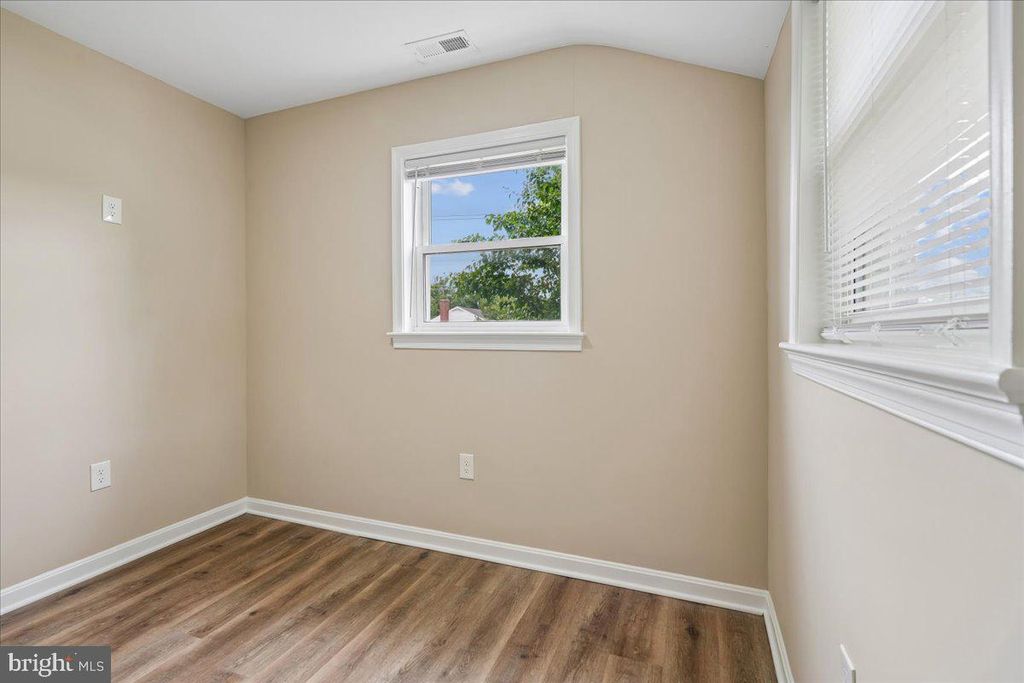 Image 18 of property listing at 6035 MARTIN LUTHER KING JR CT, Capitol Heights, MD 20743