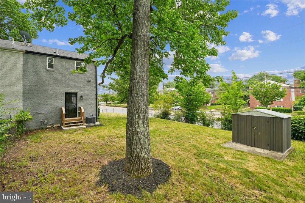 Image 27 of property listing at 6035 MARTIN LUTHER KING JR CT, Capitol Heights, MD 20743