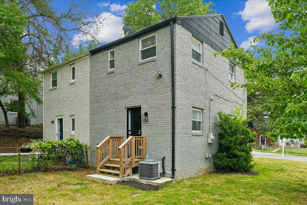 Image 29 of property listing at 6035 MARTIN LUTHER KING JR CT, Capitol Heights, MD 20743