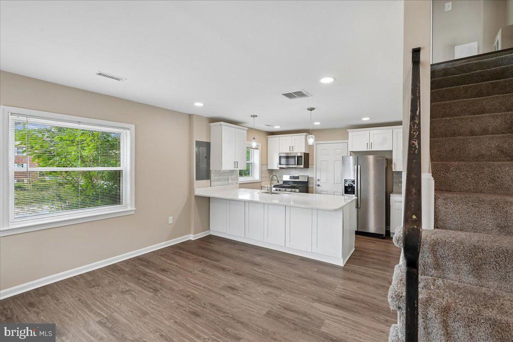 Image 6 of property listing at 6035 MARTIN LUTHER KING JR CT, Capitol Heights, MD 20743