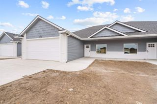 1152 Vista Sur Dr, Salina, KS 67401