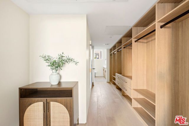 1011 N Ogden Drive 103, West Hollywood, CA 90046
