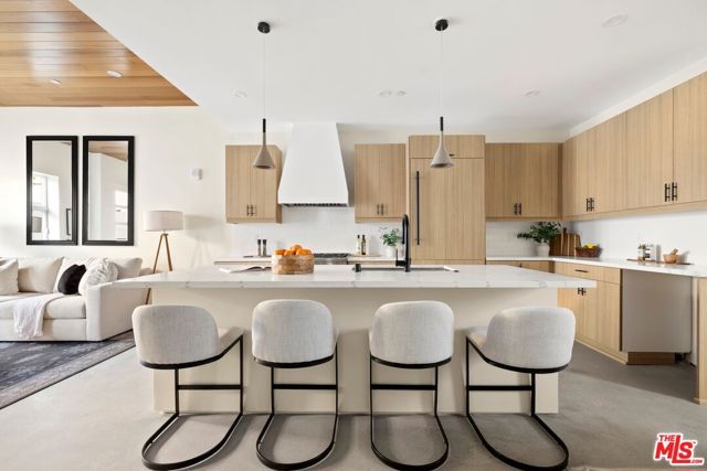 1011 N Ogden Drive 103, West Hollywood, CA 90046