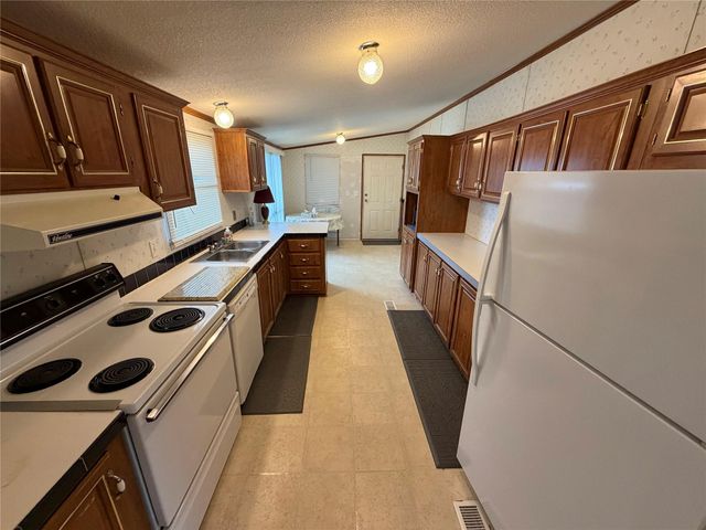 153 Prairie Lea Drive, Angleton, TX 77515