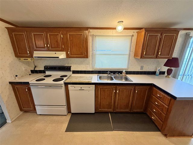 153 Prairie Lea Drive, Angleton, TX 77515