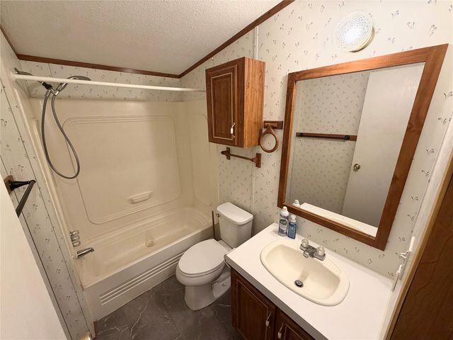 153 Prairie Lea Drive, Angleton, TX 77515