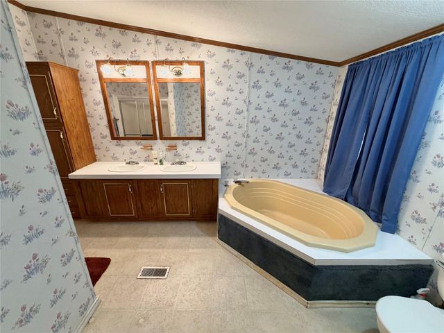 153 Prairie Lea Drive, Angleton, TX 77515
