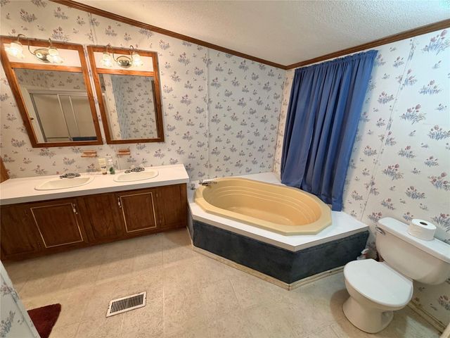 153 Prairie Lea Drive, Angleton, TX 77515