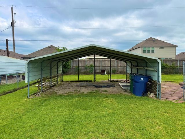 153 Prairie Lea Drive, Angleton, TX 77515