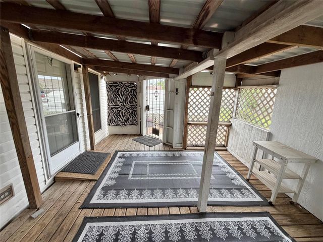 153 Prairie Lea Drive, Angleton, TX 77515