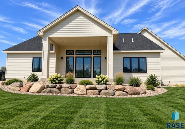 5501 E Morningside Cir Circle, Sioux Falls, SD 57110