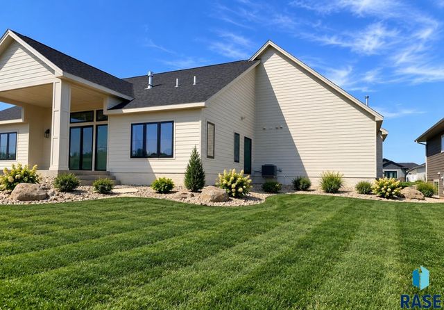 5501 E Morningside Cir Circle, Sioux Falls, SD 57110