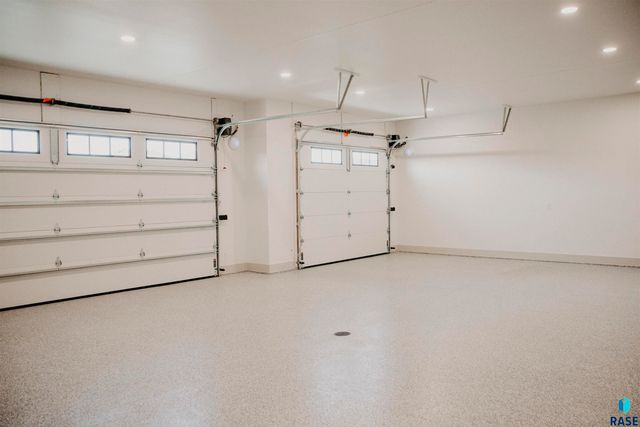 5501 E Morningside Cir Circle, Sioux Falls, SD 57110