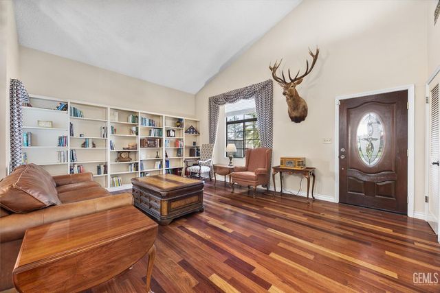 7125 Yuma Way, Bakersfield, CA 93308