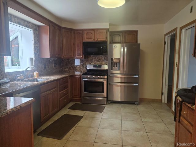 24540 Emerson Street, Dearborn, MI 48124