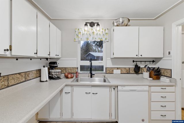 3090 D St NE, Salem, OR 97301