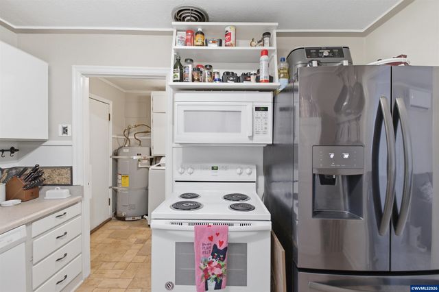 3090 D St NE, Salem, OR 97301