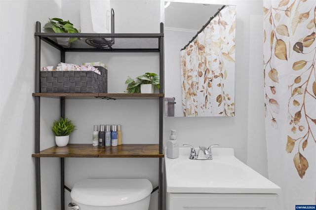 3090 D St NE, Salem, OR 97301