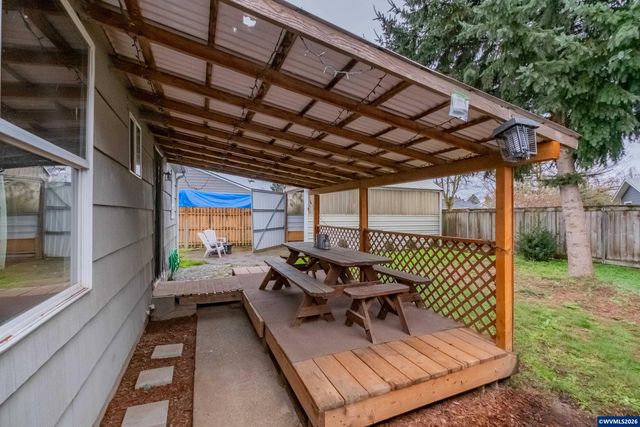 3090 D St NE, Salem, OR 97301
